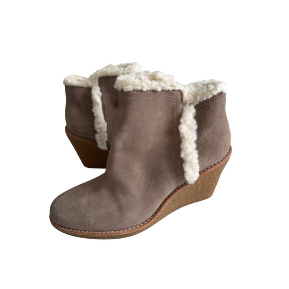 COLE HAAN Tan Beige Suede Wedge Ankle Booties Boots Size 6.5 - Picture 3 of 11